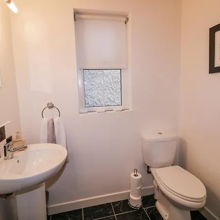 The Burma ليتيركيني